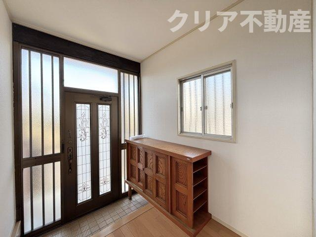 【玄関】 | 水回り新品！前橋市天川原町2丁目　中古住宅