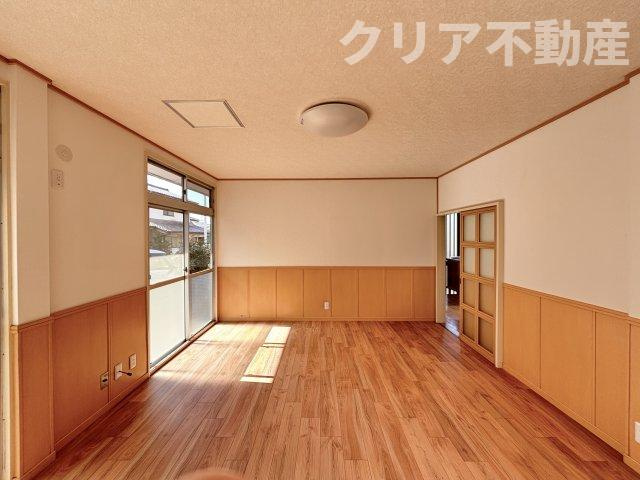 【居間・リビング】 | 前橋市天川原町2丁目　中古住宅