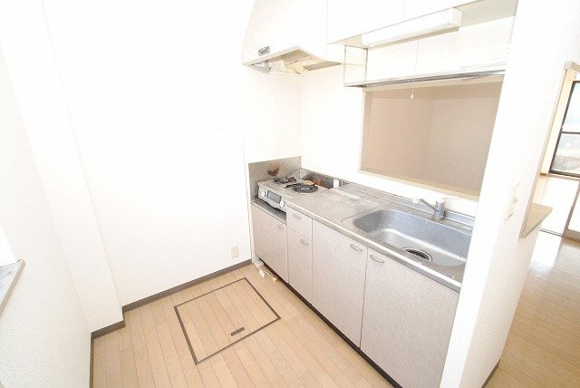 ハミングタウン合川のキッチン|コンパクトなキッチンで掃除もラクラク