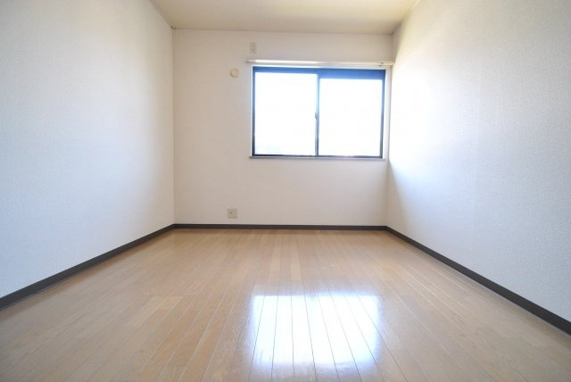 ハミングタウン合川のその他|きれいな洋室です