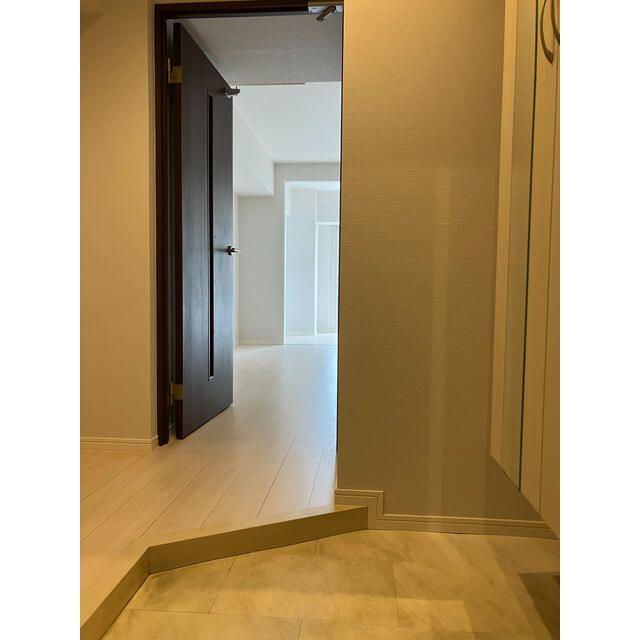 コスモグランス東日暮里の玄関