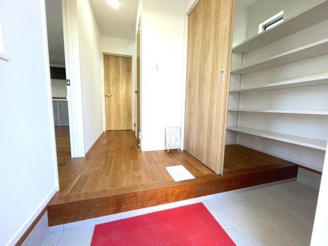 佐伯区千同一丁目　№35275の玄関|広く、落ち着いた
玄関です。