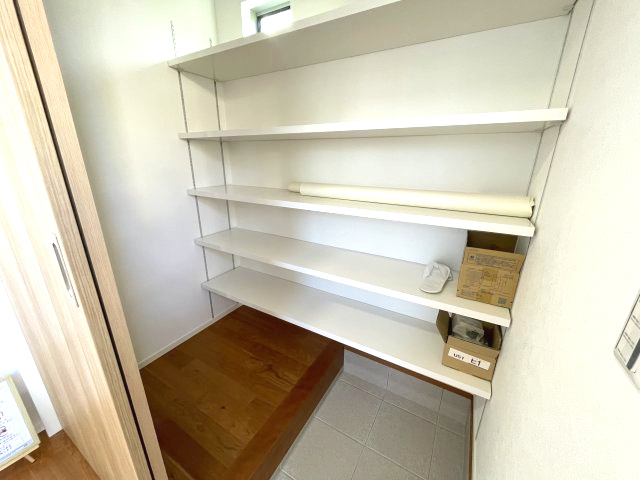 佐伯区千同一丁目　№35275の収納|シューズインクローク付き