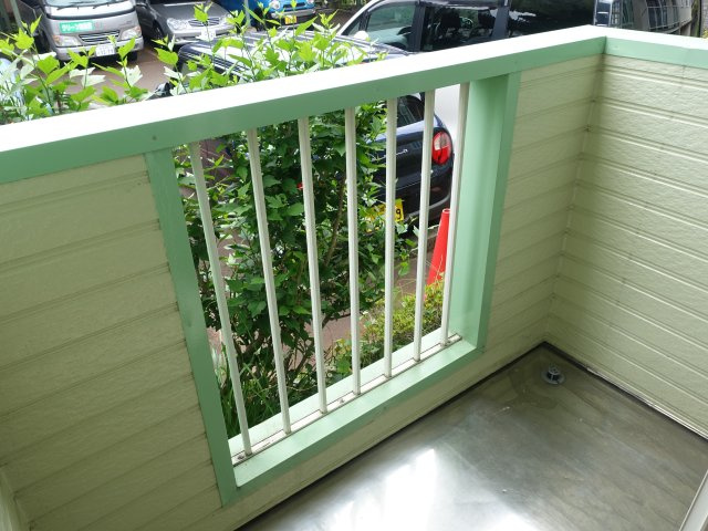 新潟市中央区明石２丁目のアパートのバルコニー