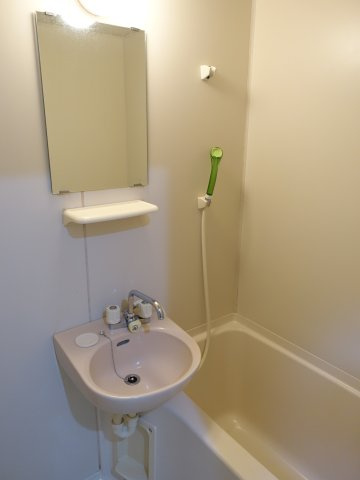 新潟市中央区明石２丁目のアパートの浴室