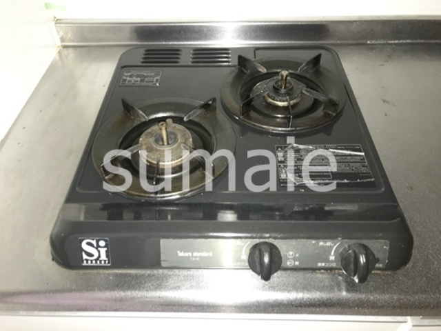 アイビーコートのキッチン|二口コンロ付きキッチン。