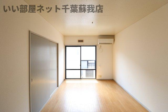 ハイツウェルストーンの居間・リビング|ゆったりとした居間です