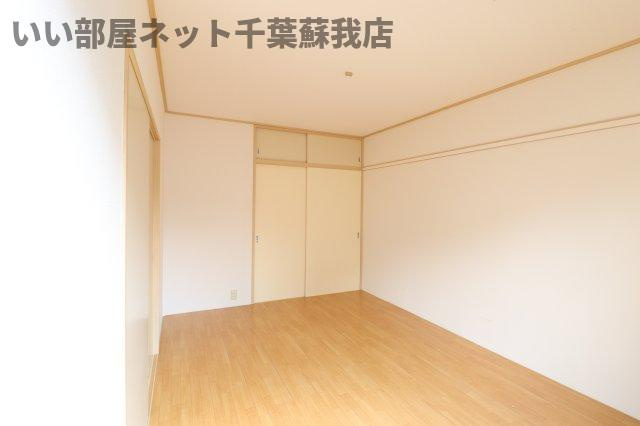 ハイツウェルストーンの洋室|使い勝手のいい洋室です