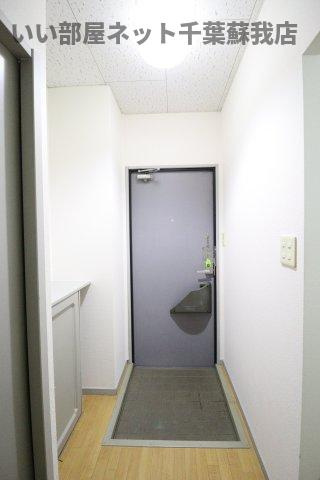 ハイツウェルストーンの玄関|シンプルで使いやすい玄関です