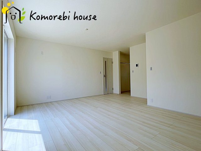 桶川市末広　新築一戸建て　リーブルガーデン　02の居間・リビング|26.4.11撮影済み
