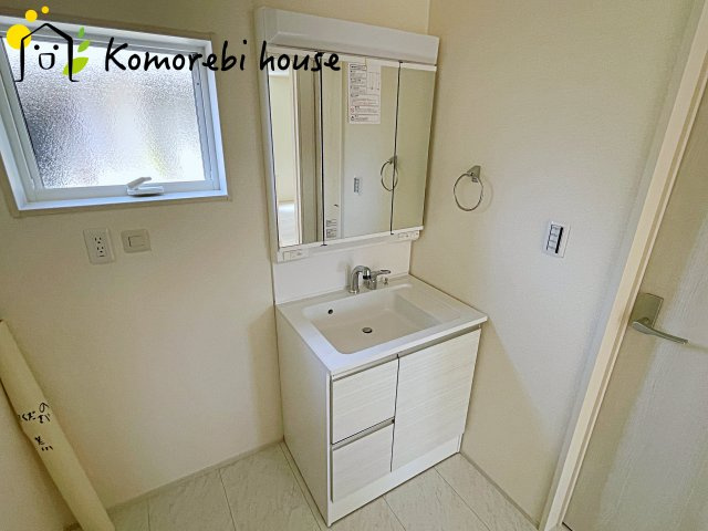 桶川市末広　新築一戸建て　リーブルガーデン　02の独立洗面台|26.4.11撮影済み
