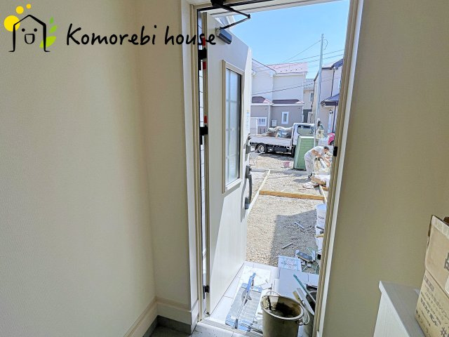 桶川市末広　新築一戸建て　リーブルガーデン　02の玄関|26.4.11撮影済み
