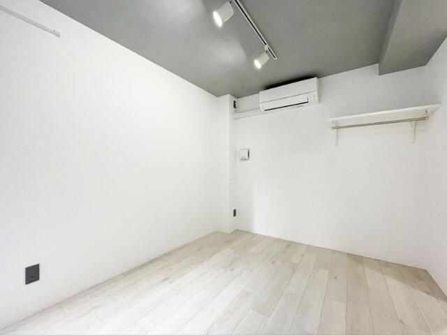 Ｎｉｓｈｉ－Ｎｉｐｐｏｒｉ　Ｔｅｒｒａｃｅ