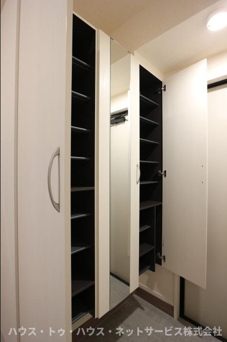 ハイピクチャー　　E棟の玄関