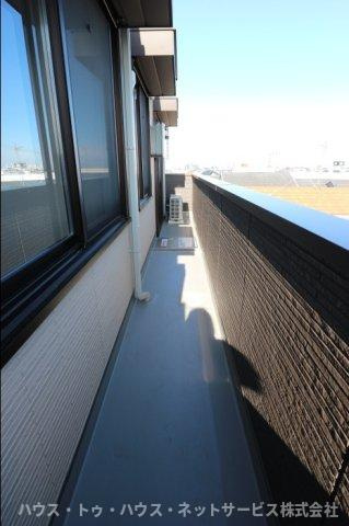 ハイピクチャー　　E棟のバルコニー