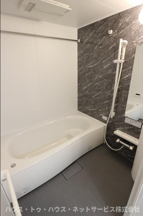 ハイピクチャー　　E棟の浴室