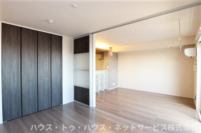 ハイピクチャー　　E棟の内装