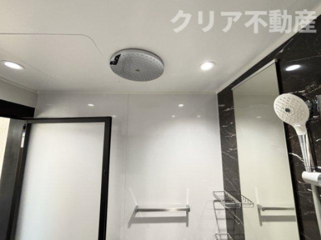 【浴室】 | 高崎市井野町　中古住宅 | 天井シャワー付き！