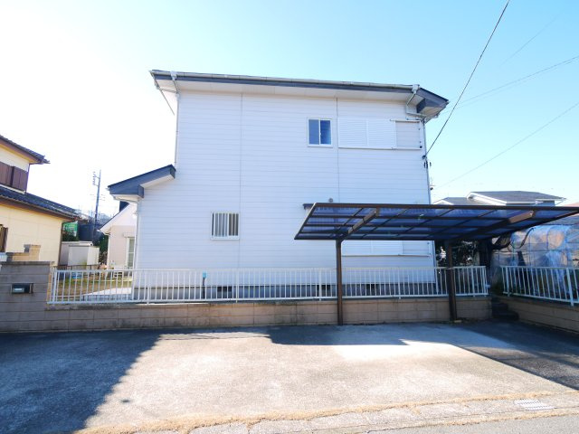 茂原市緑ヶ丘4　中古戸建の外観|2世帯住宅 6DDKK カーポート  駐車2台  都市ガス上下水  緑ヶ丘リゾーン閑静な分譲地内