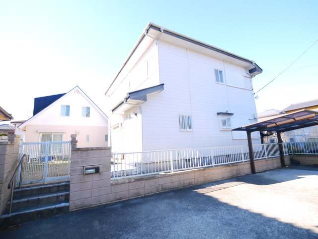 茂原市緑ヶ丘4　中古戸建の外観|2世帯住宅 6DDKK カーポート  駐車2台  都市ガス上下水  緑ヶ丘リゾーン閑静な分譲地内