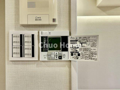 【冷暖房・空調設備】 | イニシア墨田押上 | 【床暖房】冬は足元から暖めてくれる床暖房はエアコンとは違って埃が舞いませんので健康にも良さそうですね。