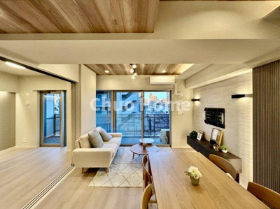 【居間・リビング】 | イニシア墨田押上 | 【リビングダイニング】一日の中で多くの時間を過すことになるリビングダイニングだからこそ、いつも穏やかな空間であることが必然。爽やかな通風と採光を存分に感じる事が出来る空間です。