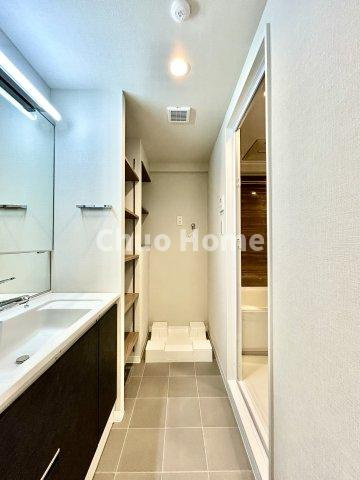 イニシア墨田押上のランドリースペース|【ランドリースペース】担当者がスケールを持ち歩いておりますので、ご見学時には現在お使いの洗濯機などがきちんと収まるかなどもチェックして下さい。見学前に測っておくと非常に便利だと思います。