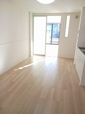 【居間・リビング】 | アステル・カロン | 使いやすい居間です