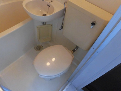 【トイレ】 | プレアール井高野 | 清潔感のあるトイレです。