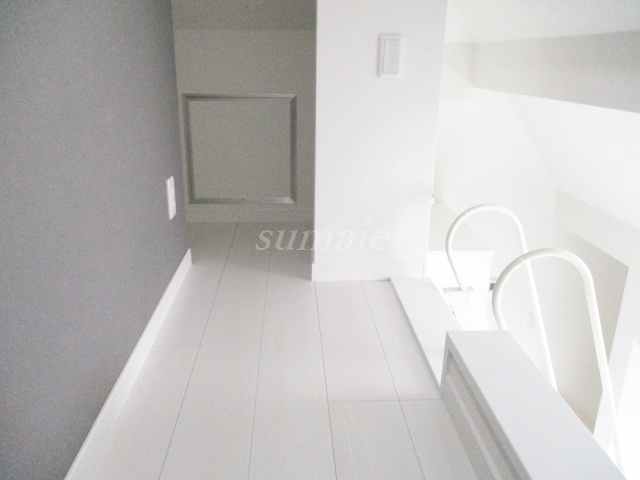 アルファ赤羽岩淵の居間・リビング|ロフトスペースです☆