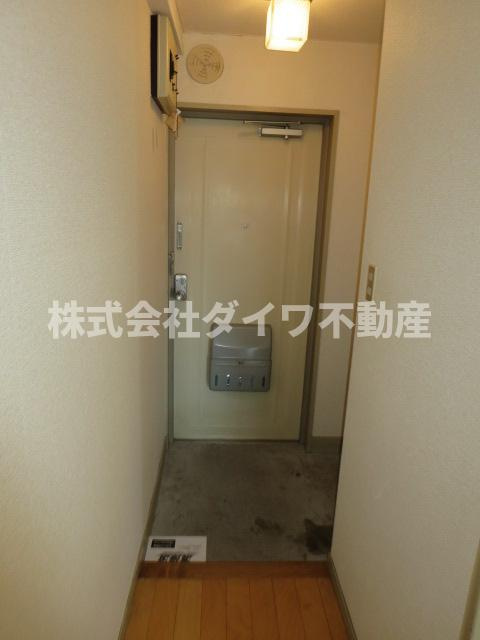 ステープル六供の玄関