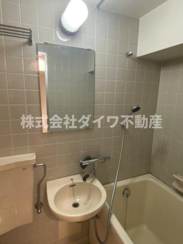 ステープル六供の浴室