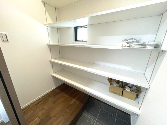 佐伯区千同一丁目　№35271の収納|シューズルーム付き