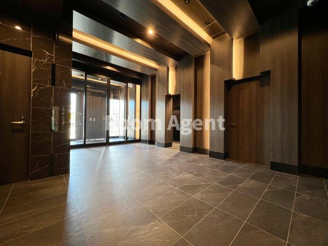 プレサンス新栄ユリシスのエントランス