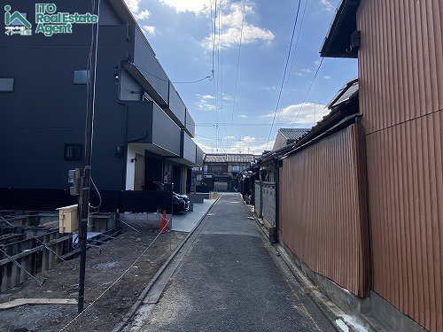 紫野下鳥田町　新築戸建 ２号地の前面道路含む現地写真