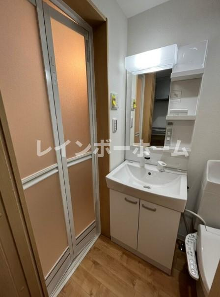 津田沼THE CLASSの独立洗面台