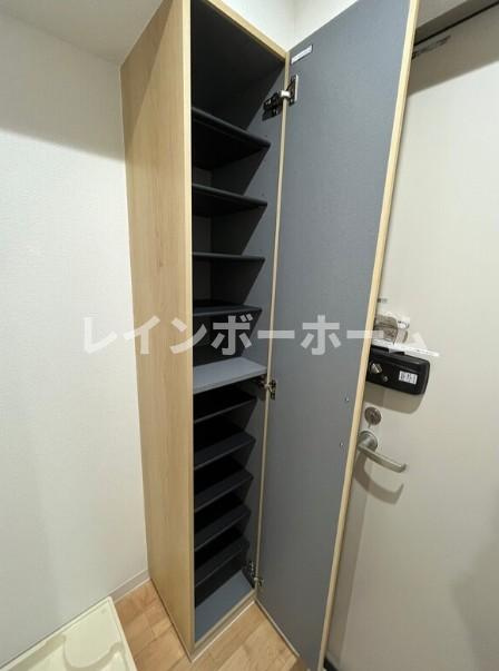 津田沼THE CLASSの玄関