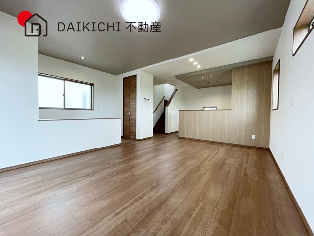 【居間・リビング】 | ワイウッドコート北本市中丸第6期　新築戸建　全9棟　2号棟