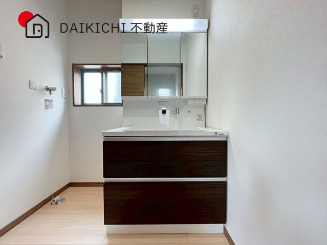 【独立洗面台】 | ワイウッドコート北本市中丸第6期　新築戸建　全9棟　2号棟
