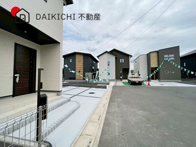 【前面道路含む現地写真】 | ワイウッドコート北本市中丸第6期　新築戸建　全9棟　2号棟