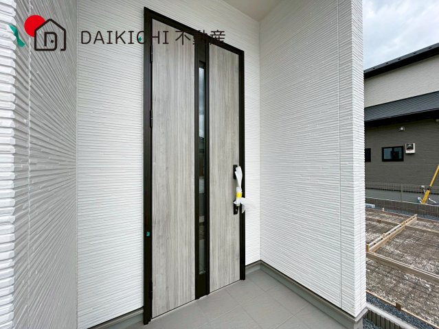 【玄関】 | ワイウッドコート北本市中丸第6期　新築戸建　全9棟　2号棟