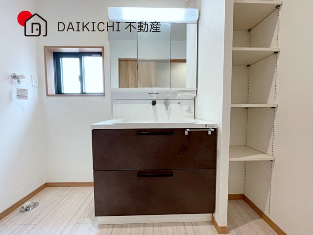 【独立洗面台】 | ワイウッドコート北本市中丸第6期　新築戸建　全9棟　3号棟