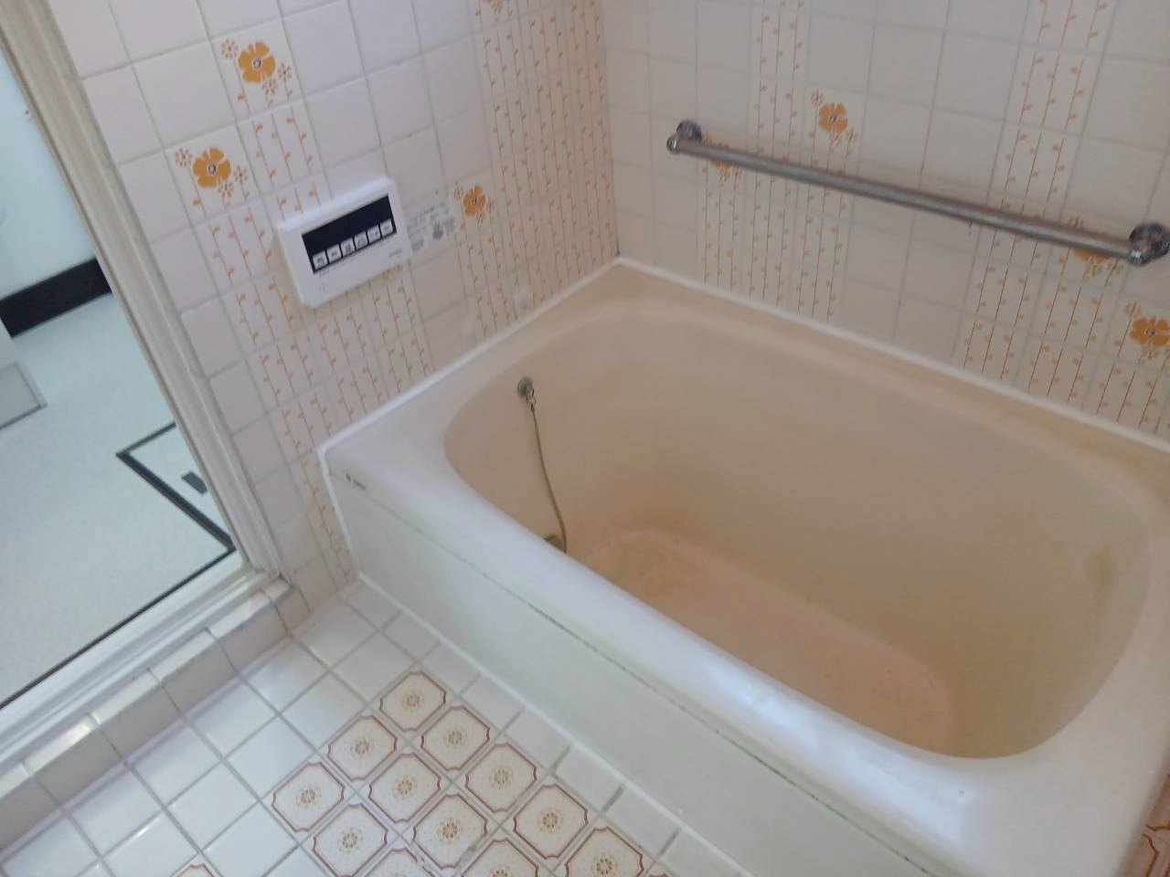 春採4-2-6借家の浴室