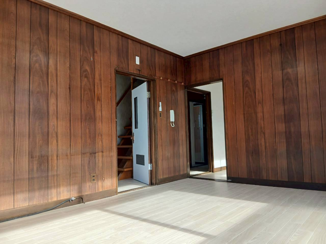 春採4-2-6借家の居間・リビング