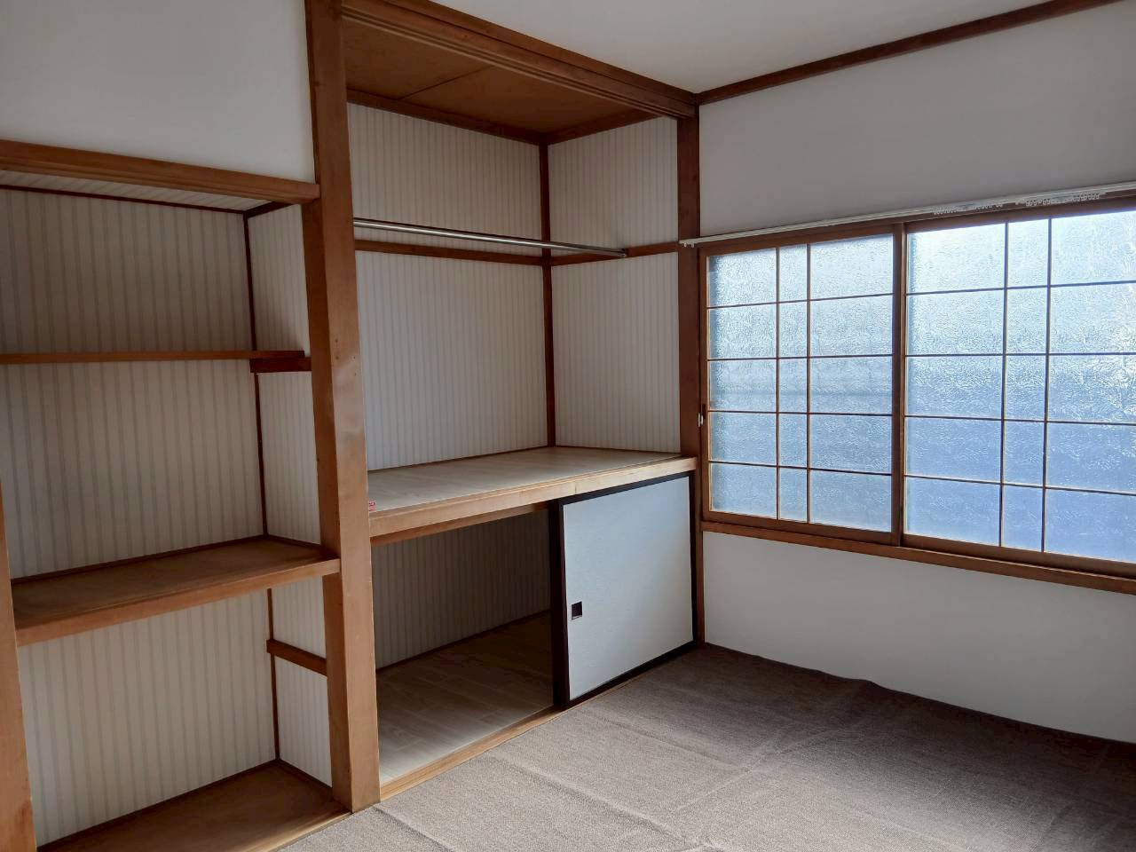 春採4-2-6借家の内装