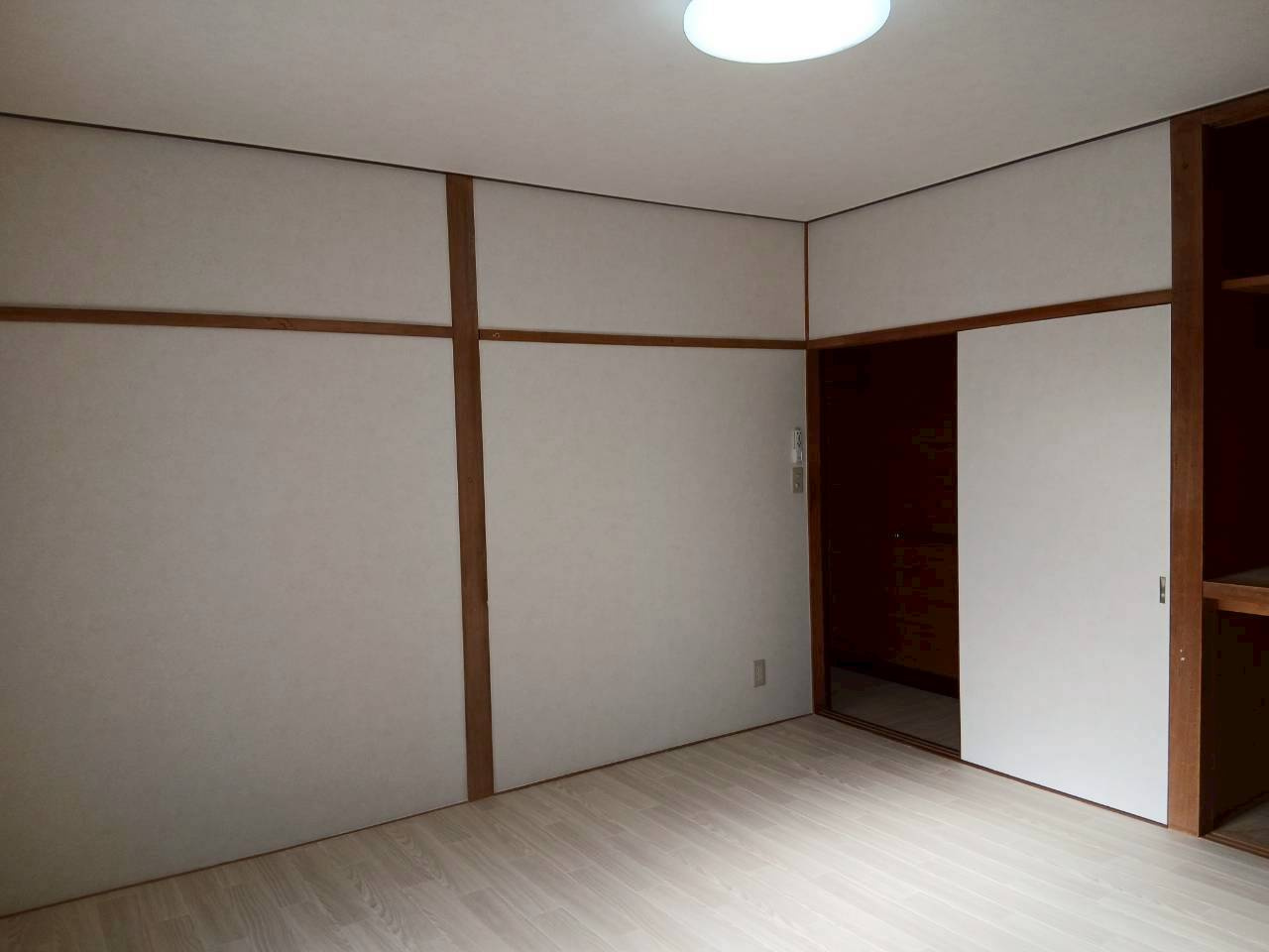 春採4-2-6借家の内装