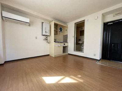 【居間・リビング】 | ハマンション香里 | ゆったり過ごせる居間です