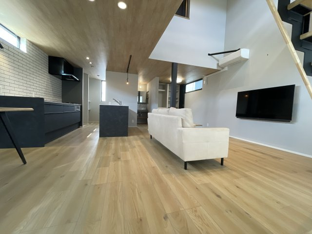 【居間・リビング】 | 真栄里戸建て