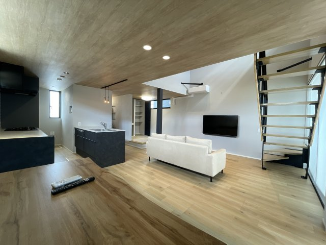 【居間・リビング】 | 真栄里戸建て