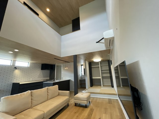 【居間・リビング】 | 真栄里戸建て